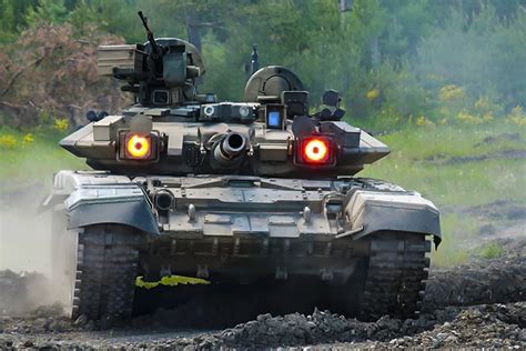 Tanques T-90M y T-72B3M rusos están de camino a Ucrania