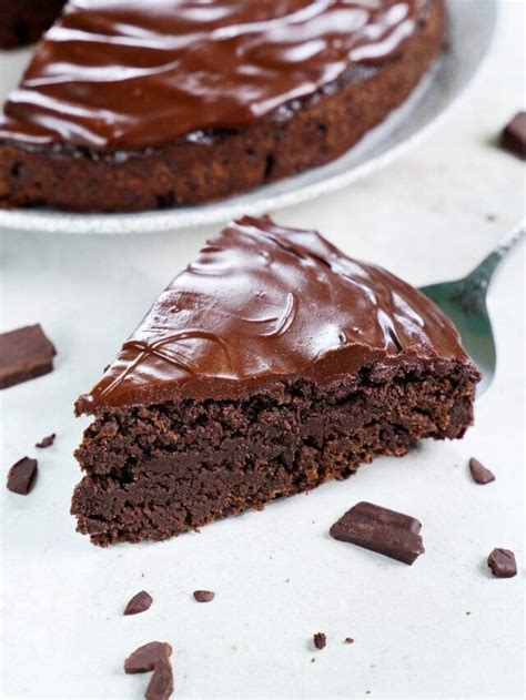 Avocado Chocolate Cake (Vegan, Gluten-Free) - Elavegan