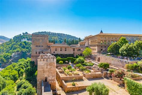 Billets et visites guidées de l'Alhambra | musement