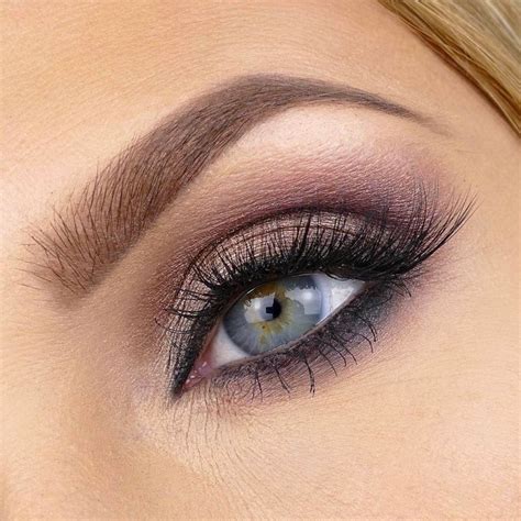 Makeup | Grey eyeshadow, Pretty eyeshadow, Plum eyeshadow