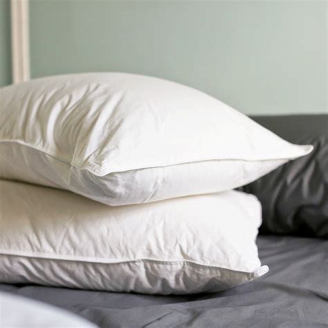 Pack of 2 & 4 Luxury Anti Allergy Hotel Quality Pillows Soft Medium Firm Bedding Home & Garden