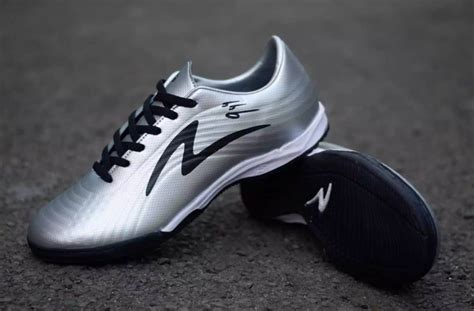 Review 10 Rekomendasi Sepatu Futsal Merk Specs Terbaik (Terbaru 2022 ...