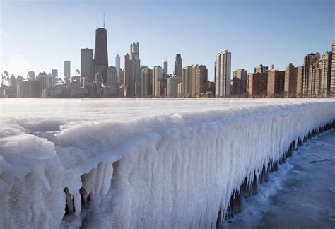 Stunning ice photos | Chicago winter, Pictures of the week, Lake michigan