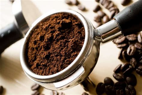 Mistakes to Avoid When Grinding Coffee Beans - Learn Blue Coffee Box