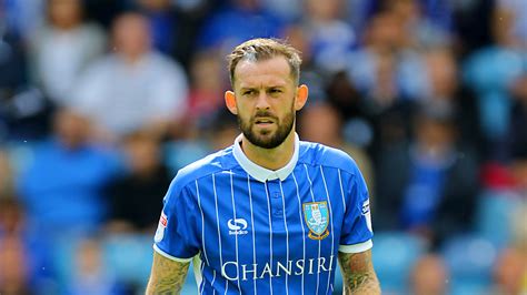 Sheffield Wednesday striker Steven Fletcher wins PFA Fans' Championship ...