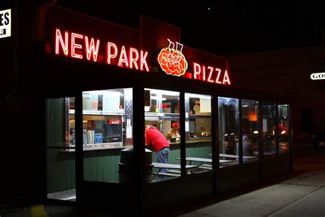 ME, MYSELF and PIE: New Park Pizza