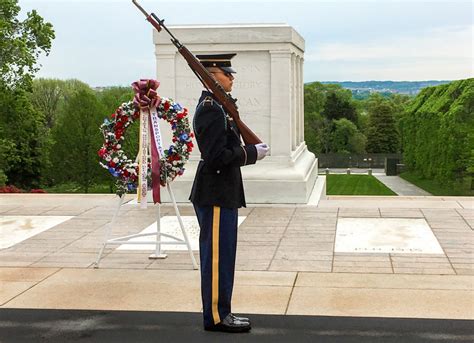 Arlington National Cemetery and the Honor Flights - Exploring Our World