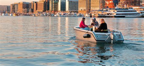 Meet the DC entrepreneur who’s launched electric picnic boat rentals at The Wharf - WTOP News