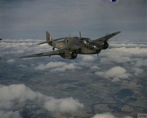 Asisbiz Bristol Beaufort I RAF 217Sqn MWR L9878 based at St Eval Cornwall Jan 1942-IWM COL181