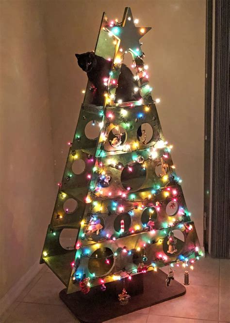 Square Paws proudly presents the Catmas Tree 2018 model! Available for ...