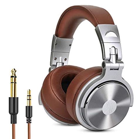 Best Headphones For Podcast Lovers: How To Choose The Right Gear