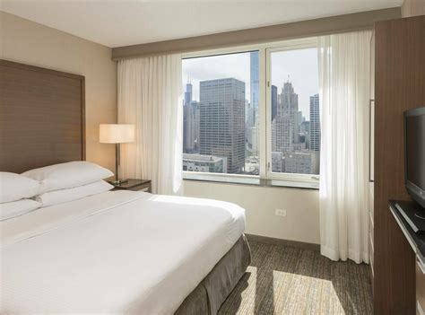 Embassy Suites by Hilton Chicago Downtown Magnificent Mile, Chicago, IL ...