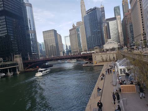 The Chicago Riverwalk Transforms the Heart of the City – The Monumentous