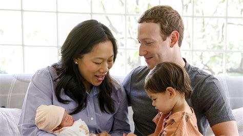 Facebook boss Mark Zuckerberg takes parental leave to focus on his family | World News | Sky News