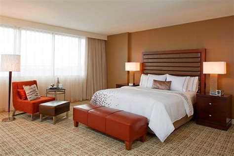 St. Louis, MO Airport Hotels | Renaissance St. Louis Airport Hotel