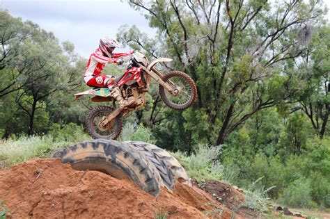 Trail Riding Tip: Extreme Sections - Tyres | Dirt Action