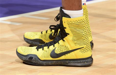 #SoleWatch: Kobe Bryant Had Two Pairs of Nikes for Opening Night | Sole ...