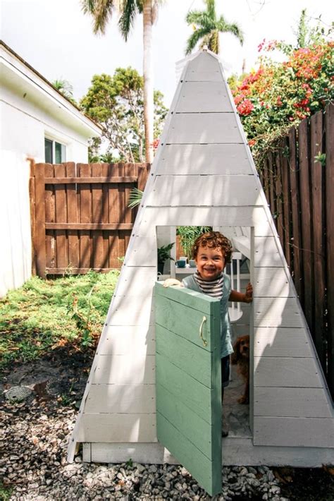 15 Epic Outdoor Forts for Backyard Fun