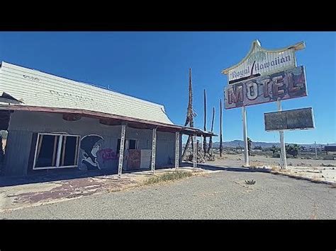 Old motels in Barstow, California : Boredom