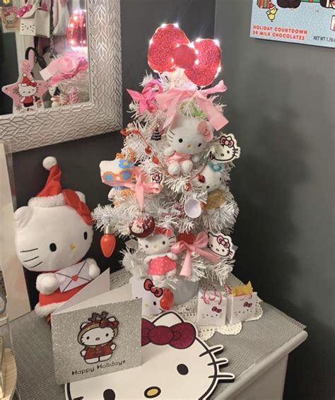 my hello kitty christmas tree, i made the bow tree topper! : r/HelloKitty