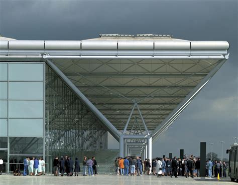 Stansted Airport | Projects | Foster + Partners | Foster & Partners | Pinterest | Stansted F.C ...