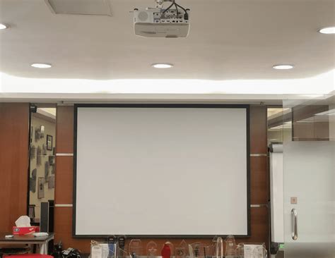 Projector Installation Solutions - SMARTS 師瑪科技