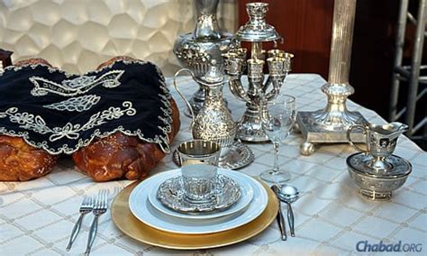 What to Expect at a Shabbat Dinner - Shabbat