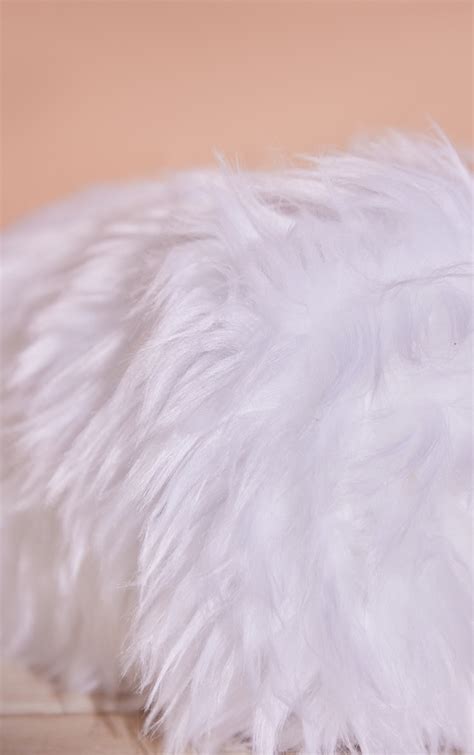 White Fluffy Faux Fur Rug | Home | PrettyLittleThing AUS