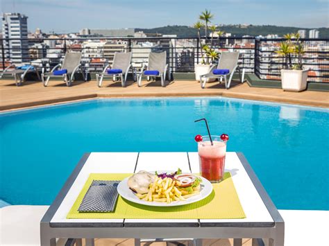 Hotels Near Lisbon Airport: Holiday Inn Hotel Lisbon