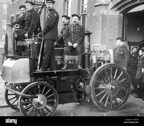 Fire engine of the London Fire Brigade Stock Photo - Alamy