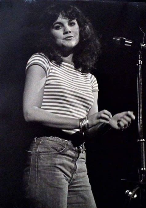 A young Linda Ronstadt 1970s.