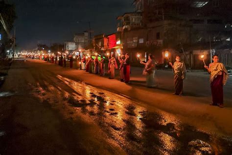 Manipur | Hundreds of women in Manipur form human chains to protest ...