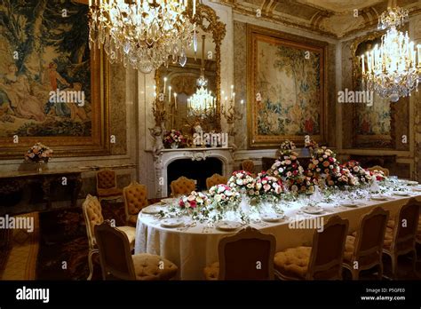 Waddesdon manor interior hi-res stock photography and images - Alamy