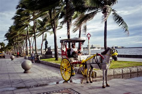 Kalesa | A kalesa at Manila Bay's Baywalk strip about an hou… | Flickr