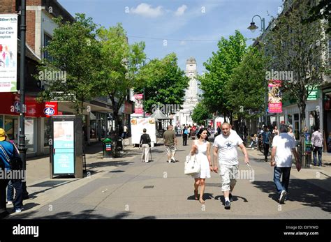 Luton town centre hi-res stock photography and images - Alamy