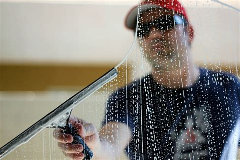 Cleaning Windows (Inside and Outside) | ThriftyFun