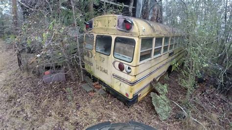 Exploring Abandoned Bus! || Lost In The Woods / Ep. 4 - YouTube