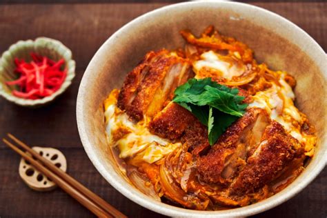 Chicken Katsudon Recipe (チキンカツ丼 - Chicken Cutlet Rice Bowl)