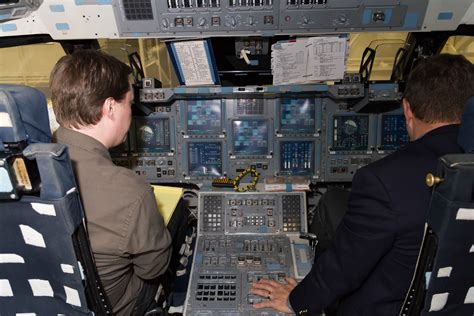 A detailed photo tour of NASA’s space shuttle cockpit trainer | Ars Technica