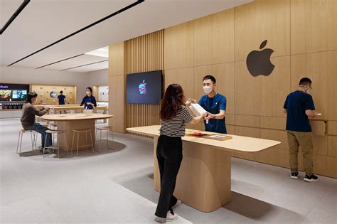 Apple China opens its Wuhan store, with first Apple Pickup area ...