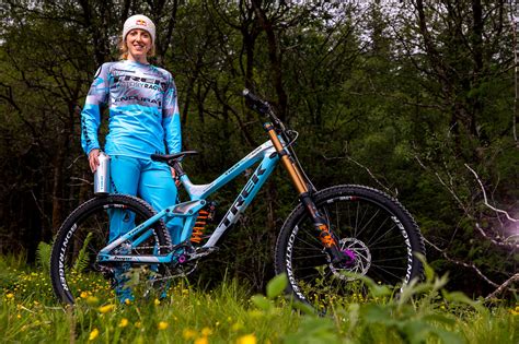 Rachel Atherton and Her Trek Session - PIT BITS - Fort William World ...