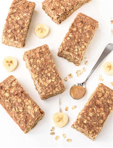 Oatmeal Breakfast Bars {Healthy + Naturally Sweetened} - WellPlated.com