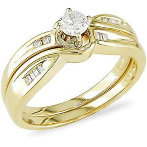 Models for Engagement Rings | Engagement Rings | Diamond Jewelry | Diamond Rings | gold Jewelry's