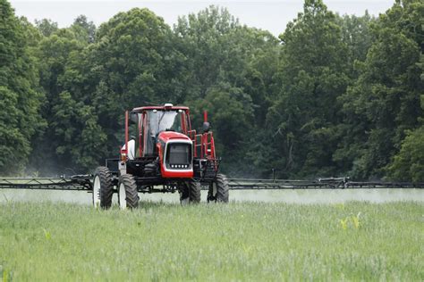 Testimonial: The AS640 Makes a Tough Year Easier - Apache Sprayers