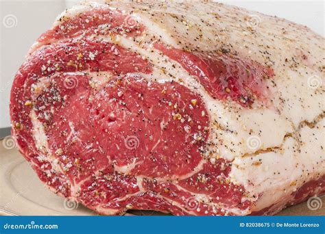 Beautiful Cut of Prime Rib Beef Stock Image - Image of roast, food: 82038675