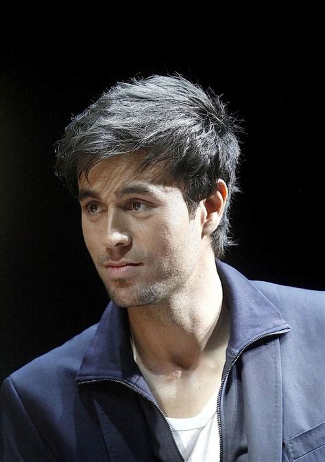 Enrique Iglesias Short Hair styles 2011 | Guys Fashion Trends 2013