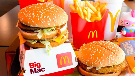 How McDonald's Big Macs Are Really Made, According To One Worker