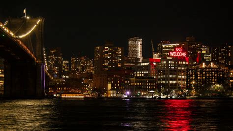 New 'Welcome' message replaces Brooklyn's iconic 'Watchtower' sign ...