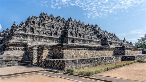 Borobudur Temple Central Java: Best Buddhist temple in Indonesia - Amazingworld