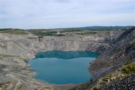 Thetford Asbestos Mine – Saint-Joseph-de-Coleraine, Québec - Atlas Obscura